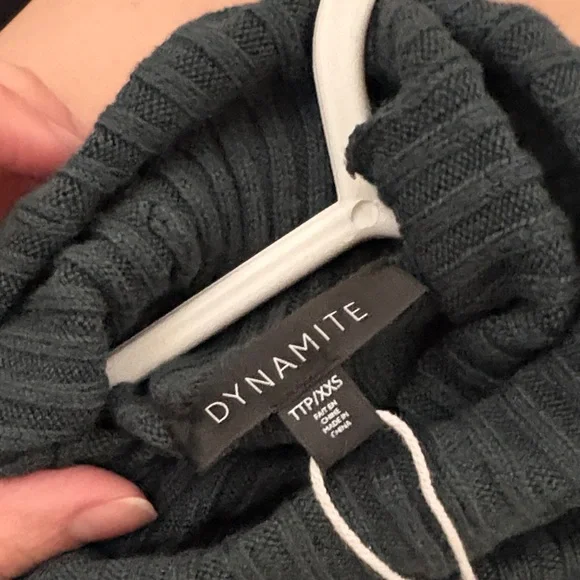 Dynamite Deep Green Ribbed Sweater - Picture 2 of 2